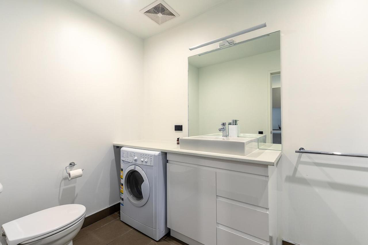 2 Bedroom Apt W/ Private Balcony + Netflix Near Spark! Auckland Buitenkant foto