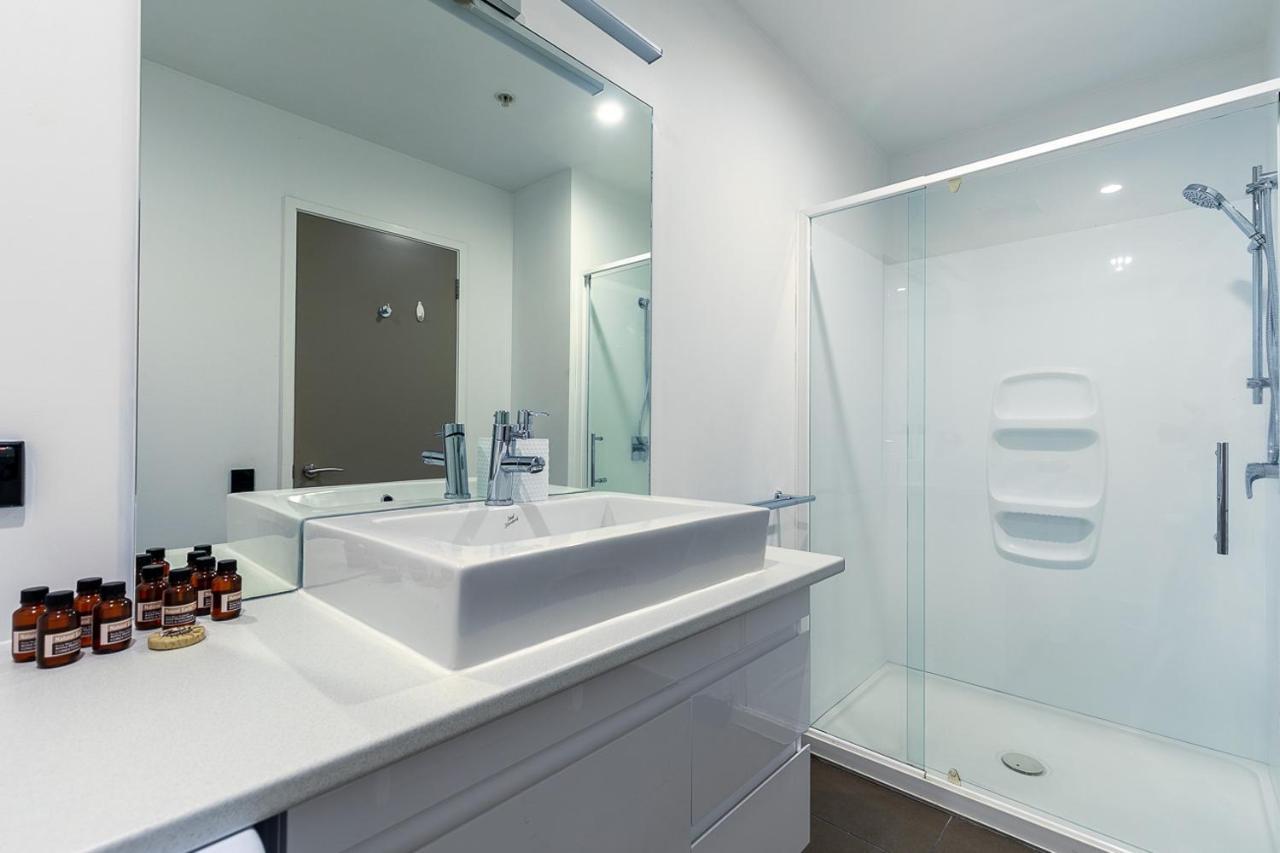 2 Bedroom Apt W/ Private Balcony + Netflix Near Spark! Auckland Buitenkant foto